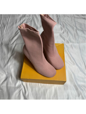 Women's Chase + Chloe Pink Knit Ankle Booties Size 8